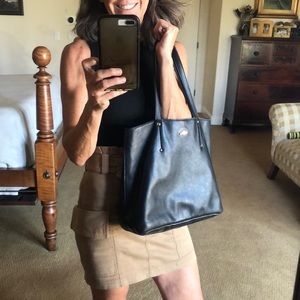 Roots black leather tote